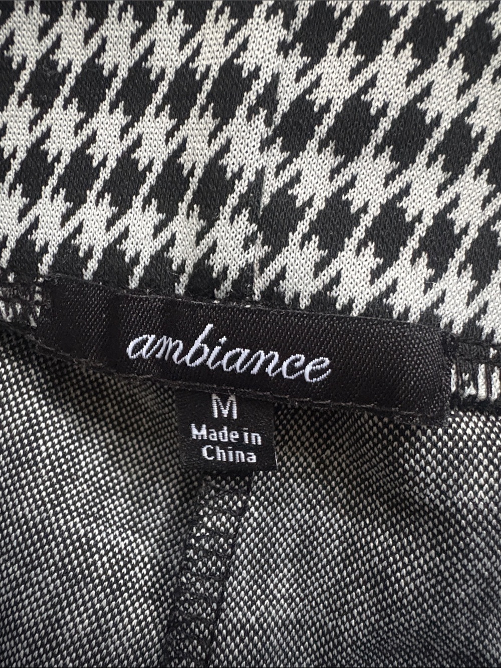 NWOT Ambiance Black & White Houndstooth Flare Leggings Size M - Picture 5 of 6